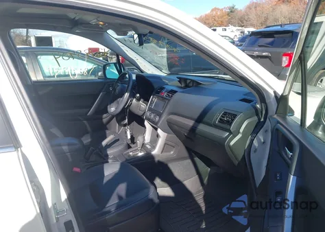 2014 Subaru Forester 2.0Xt Touring z USA, uszkodzony, nr VIN JF2SJGPC8EH457745